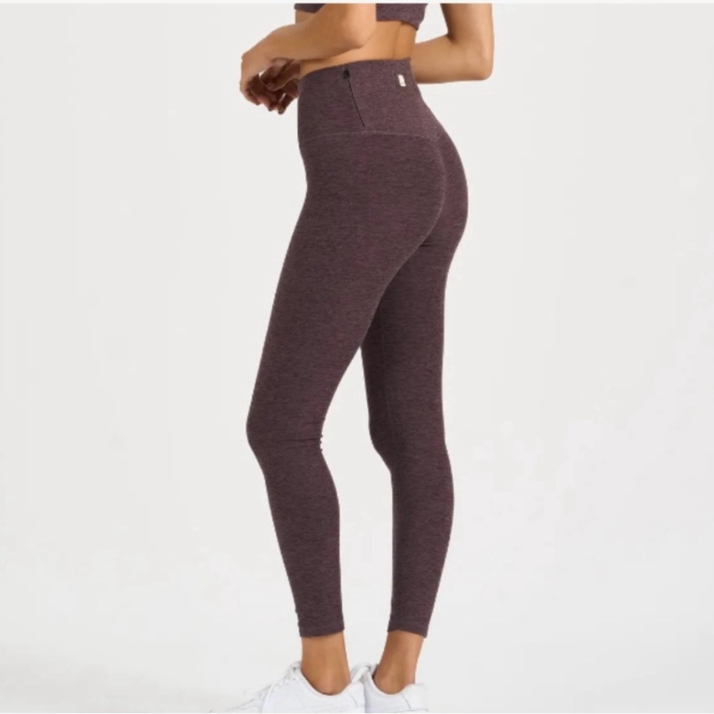 Women’s Vuori NWT New Elevation Leggings heather raisin size small